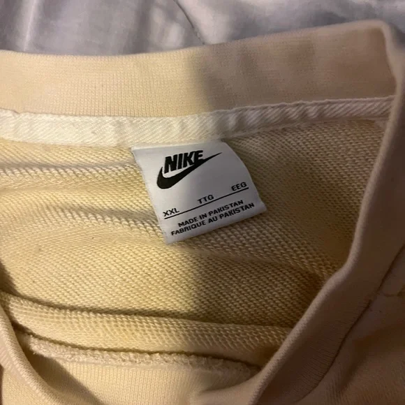 Men’s Nike crewneck. Like new condition, size XXL - Picture 5 of 5